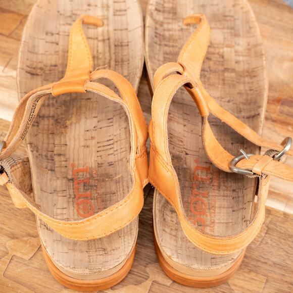 Born Sandals Womens Reta Ankle Strappy Flats Thong Orange Leather Sandals Size 7 - Picture 4 of 6